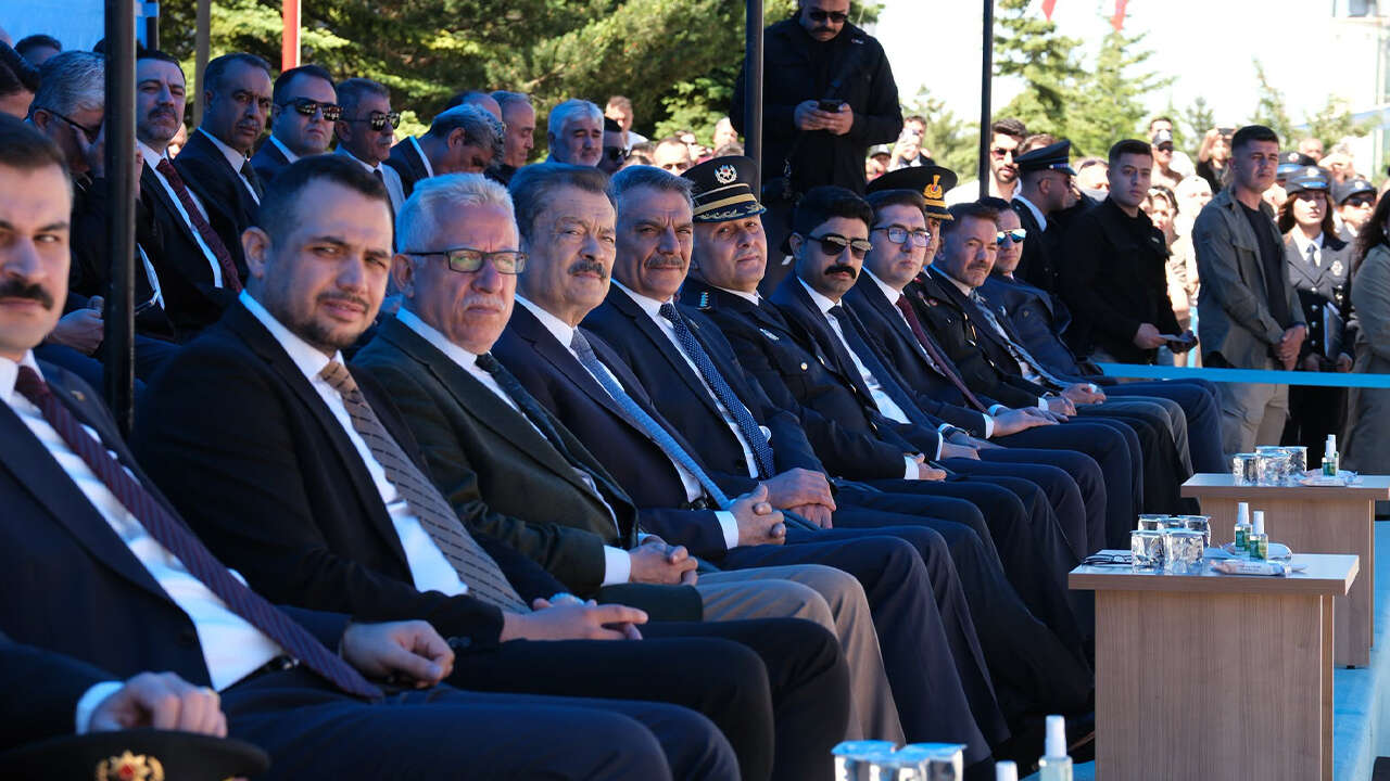 Yozgat POMEM’de 826 Polis Adayı Mezun Oldu: Yeni Polisler Yemin Ederek Göreve Hazırlanıyor 10