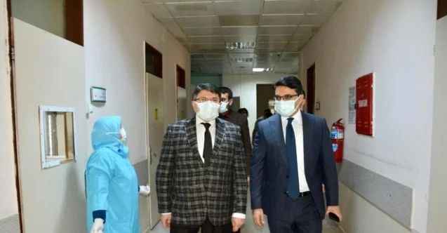 Kaymakam Ünsal, sağlık çalışanlarının yeni yılını kutladı