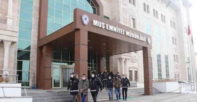 Ehliyet sınavı için kopya düzeneği hazırlayan çete çökertildi