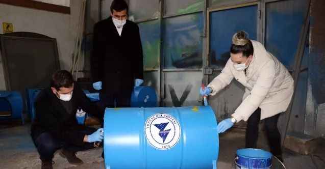Atık variller sokak hayvanlarına yuva oldu