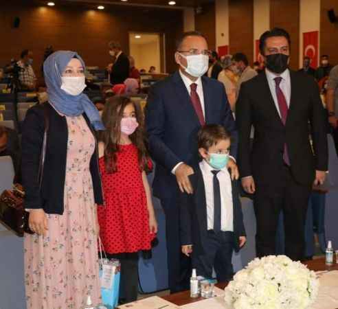 TBMM Anayasa Komisyonu Başkanı ve Ak Parti Yozgat Milletvekili Bekir Bozdağ: GELECEK BİLGİYİ  REHBER EDİNENLERDE