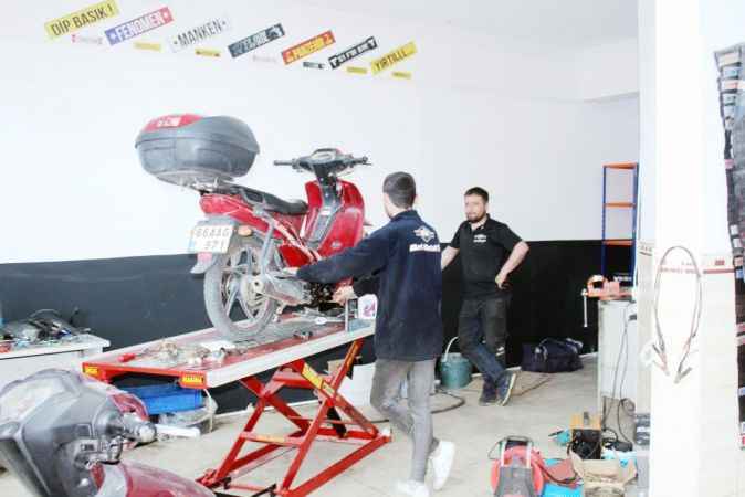 Maf Motors sahibi Ali Fuat Demirbaş, Çamlık Gazetesinin esnaf köşesine konuk oldu