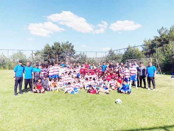 Yozgatspor Futbol Okulu 'Çamlıkta Futbol Şöleni' düzenledi