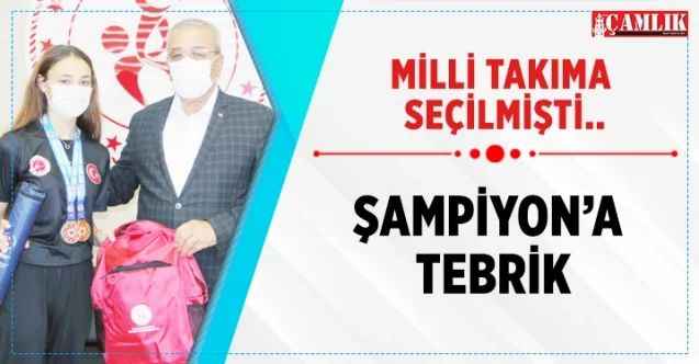 Yozgat Gençlik ve Spor İl Müdürü Rasim Parlak, Kick Boks Milli takımına seçilen Betül Zararsız'ı tebrik etti