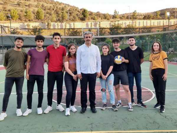 Yozgat Belediye Başkanı Celal Köse'yi hiç böyle görmediniz  Gençlere taş çıkarttı