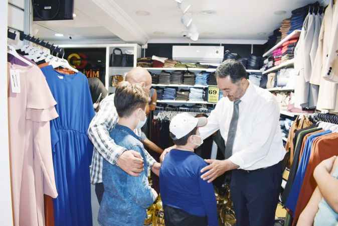 Baden Württemberg Yozgat Dernekler Birliği Yozgat’ta ihtiyaç sahibi çocukları bayram öncesinde sevindirdi
