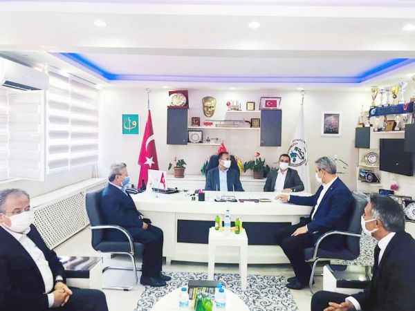 AK Parti Yozgat Milletvekili Bekir Bozdağ’dan Milliyetçi Hareket Partili Belediye’ye destek