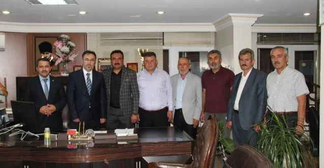 Akdağmadeni Belediye Başkanı Nezih Yalçın, Sarıkaya Belediye Başkanı Ömer Açıkel'i ziyaret etti