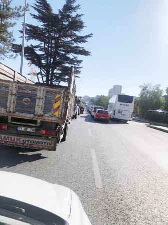Bir kilometrelik yolu 45 dakikada kat ediyorlar İstanbul değil Yozgat!