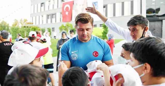 Yozgatlı Milli Güreşçi Rıza Kayaalp ailelere seslendi: “Her zaman arkalarında durun”