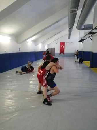 Yozgat Gençlik ve Spor İl Müdürlüğü bünyesinde bulunan Ata Gençlik ve Spor Kulübü geleceğin pehlivanlarını yetiştiriyor