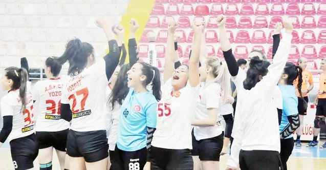 THF Kadınlar 1. Ligi A grubunda mücadele eden temsilcimiz Yozgat Aile ve Sosyal Politikalar Gençlikspor Kulübü ligin dördüncü haftasında Sivas Belediyespor Kulübünü 42-35 mağlup etti