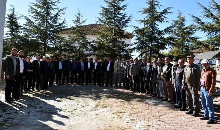 AK Parti Akdağmadeni İlçe Başkanı Adem Darımla, halkla ve esnafla buluşuyor