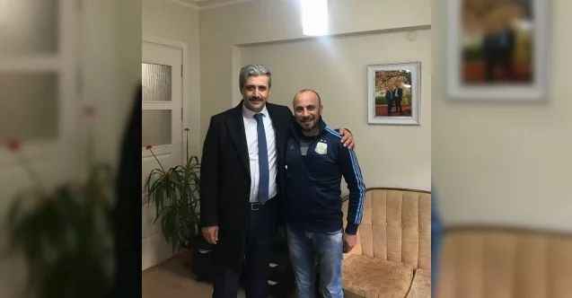 Yozgat Belediye Başkanı Celal Köse, Yozgatspor 1959 FK Teknik Direktörü Polat Özkan'ı tebrik etti
