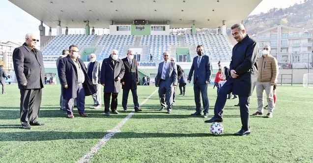 Yozgatlı Dernekler Federasyonu’nun Arslan Taşkın ve İsmail Altunok Anısına düzenlediği futbol turnuvasını başladı