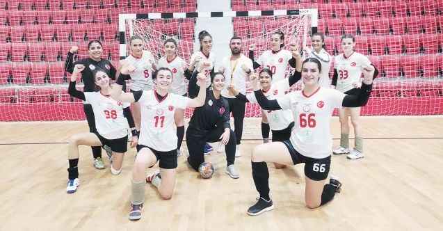 THF Kadınlar 1. Ligi A grubunda mücadele eden temsilcimiz Yozgat Aile, Sosyal Politikalar Gençlik ve Spor Kulübü ligin 7’nci haftasında Oğuzeli HEM'i 28-34 mağlup etti