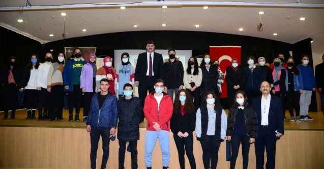 Başkan Oğuz liselilerle tecrübelerini paylaşıyor: “Siz hedeflerinize yürüyün, biz hep yanınızdayız”