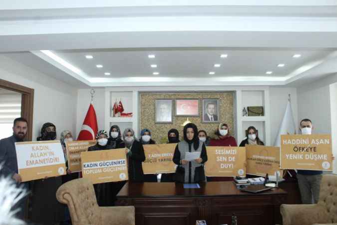 Hizmet İş Sendikası Yozgat Kadın Komitesi Başkanı Arzu Yönel “Şiddetin Her Türlüsüne Karşıyız”