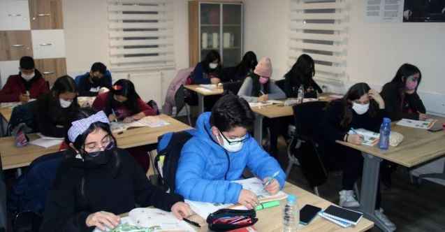 Gençlere Eğitim Fırsatı Çankaya Akademi’de