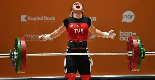 Halter Şampiyonası'nda Yozgatlı Hemşerimiz Şaziye Erdoğan dünya ikincisi oldu