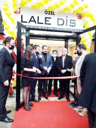 İstanbul'da Sağlıklı Açılış... Ortodonti Uzmanı Bekir Lale'yi Yozgatlı Hemşerileri Yalnız Bırakmadı