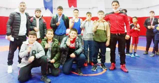 Yozgat Gençlik ve Spor İl Müdürlüğü bünyesinde bulunan Ata Gençlik ve Spor Kulübü, okul sporları kapsamında düzenlen Gençler ve Yıldızlar İl Şampiyonasında madalyaları topladı