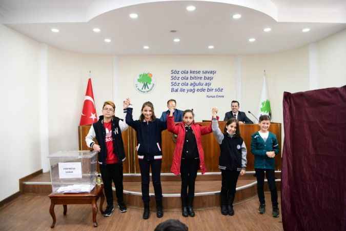 Çocuk ve Gençlik Meclisi’nde Seçim Heyecanı