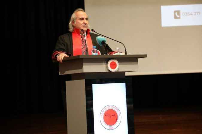 Yozgat Bozok Üniversitesi’nde ödüller sahiplerini buldu