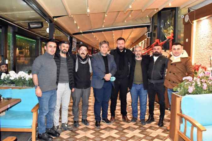 Yozgatlı altın sesli sanatçı Mahmut Yıldız, kulakların pasını siliyor