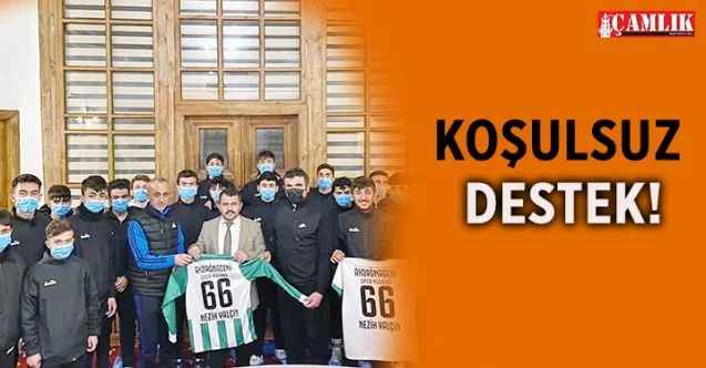 Nezih Yalçın, Akdağmadeni Belediyespor’un Yönetici, Antrenör ve Futbolcuları ile Bir Araya Geldi