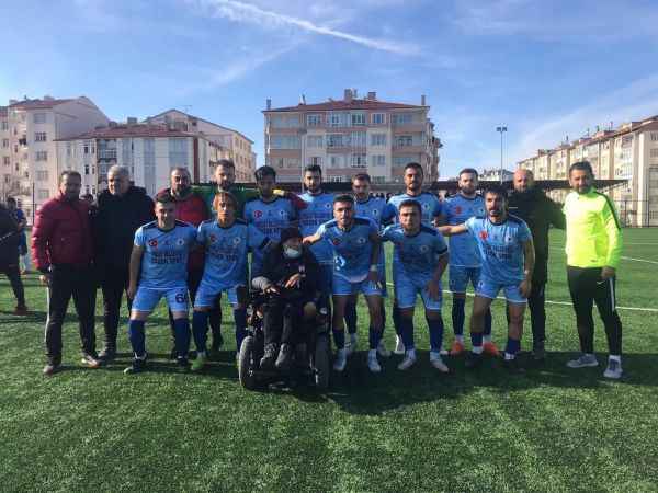 Yozgat Mustafa Bacanlı 1. Amatör Küme ligi C grubu takımlarından Yozgat Belediyesi Bozokspor ile Divanlı Gençlerbirliğispor Play-Off grubuna katılmayı garantiledi