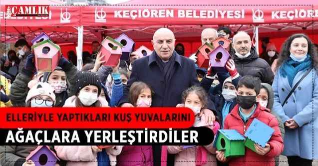 Öğrenciler, elleriyle yaptığı kuş yuvalarını ağaçlara yerleştirdi