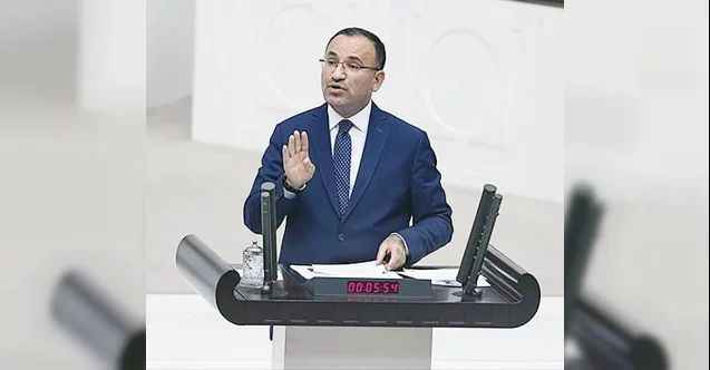 TBMM Anayasa Komisyon Başkanı ve AK Parti Yozgat Milletvekili Bekir Bozdağ muhalefete yüklendi:  “Sorumluluk almaktan korkuyorlar”