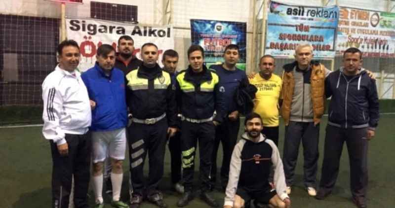 Emniyet Personeli ile Servis Şoförleri Halı Sahada Buluştu