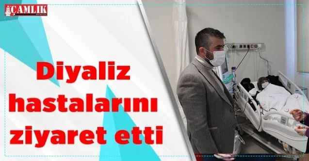 Diyaliz hastalarını ziyaret etti