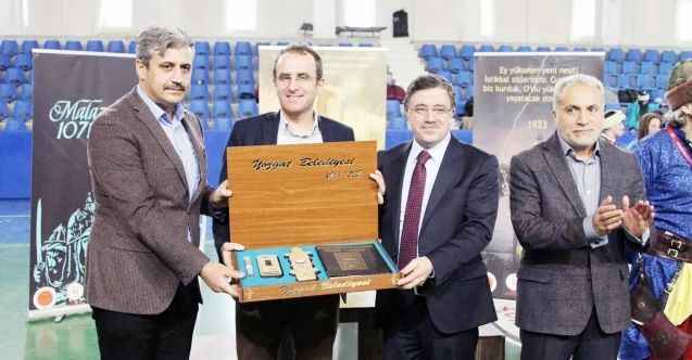 Yozgat Bozok Üniversitesi Geleneksel Türk Okçuluğu Topluluğu tarafından “Tarih İçin Bir Ok At” temasıyla 4. Geleneksel Türk Okçuluğu yarışması Yozgat'ın ev sahipliğinde yapıldı