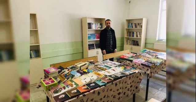 Yozgat'ta  Fedakar öğretmen görev yaptığı köy okuluna kütüphane kazandırdı