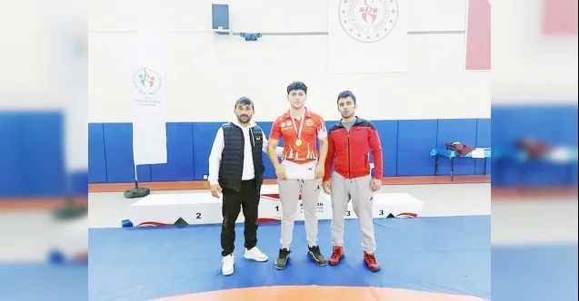 Okul Sporları kapsamında düzenlenen Güreş Gençler B Grup maçları Karaman’da yapıldı Ata Gençlik ve Spor Kulübü sporcusu Aziz Akyüz, 110 kiloda Türkiye şampiyonu oldu