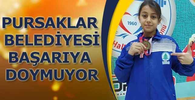 Sıla Şanay, Gençler B Türkiye Halter Şampiyonası’nda 40 kilogram sıkletinde Türkiye Şampiyonu oldu