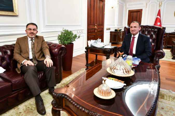 Çalışma ve Sosyal Güvenlik Bakan Yardımcısı Ertuğrul Soysal, Adalet Bakanı Bekir Bozdağ’ı ziyaret etti