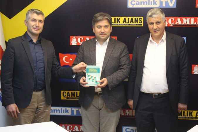 Yozgatlı Eğitimciler Derneği Başkanı Tevfik Ardıçlı ve Eğitimci-Yönetici Adil Arslan Çamlık Ankara bürosunu ziyaret etti