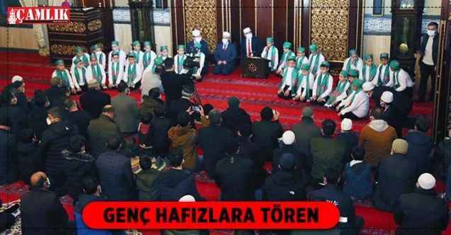 Genç Hafızlara tören