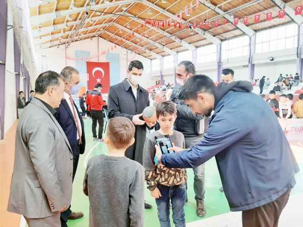 Yozgat’ın Boğazlıyan İlçesinde Gençlik ve Spor İlçe Müdürlüğü tarafından Türkiye Sportif Yetenek Taraması ve Spora Yönlendirme Programı sürüyor.