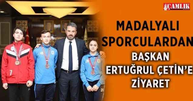 Pursaklar Belediye Spor Kulübü bünyesindeki genç sporcular, Başkan Ertuğrul Çetin'i ziyaret etti