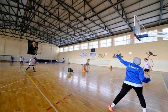 İşitme Engelliler Badminton Milli Takımı Akdağmadeni’nde Kampa Girdi
