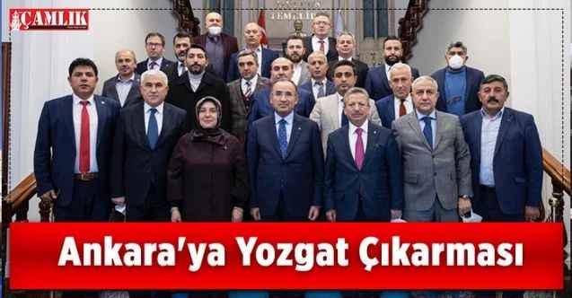 Ak Parti Yozgat İl Başkanı Yusuf Başer ve beraberindeki Yozgat'taki sivil toplum örgütü başkanları Adalet Bakanı Bekir Bozdağ'ı ziyaret etti