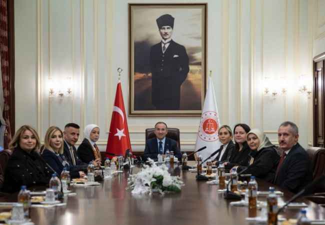 Adalet Bakanı Bekir Bozdağ, TBMM Kadına Yönelik Şiddetin Araştırılması Komisyonu üyelerini kabul etti