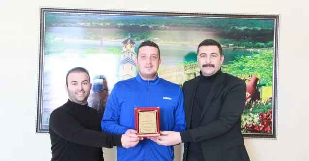 Yozgat Gençlik ve Spor İl Müdürlüğü bünyesinde Basketbol Antrenörlüğü yapan Fatih Bayözü’nün tayini çıktı