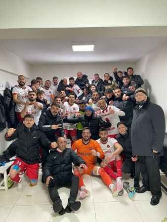 Bölgesel Amatör Lig 5. Bölge 3. Grupta yer alan Temsilcimiz Yozgatspor 1959 FK’nın yönetimine taraftarlar büyük sevgi gösterisinde bulundu