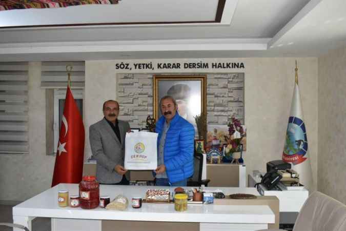 Çayıralan Belediye Başkanı Ömer Codar, Tunceli Belediye Başkanı Fatih Mehmet Maçoğlu’nu ziyaret etti